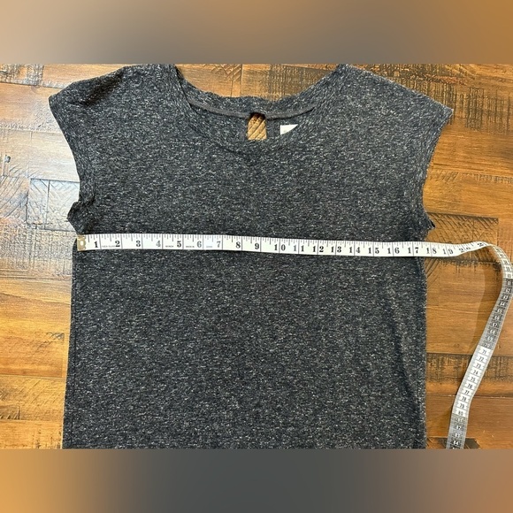 Abercrombie Small T-shirt Keyhole In Back With Slit Gray Heathered Fabric - Picture 7 of 7